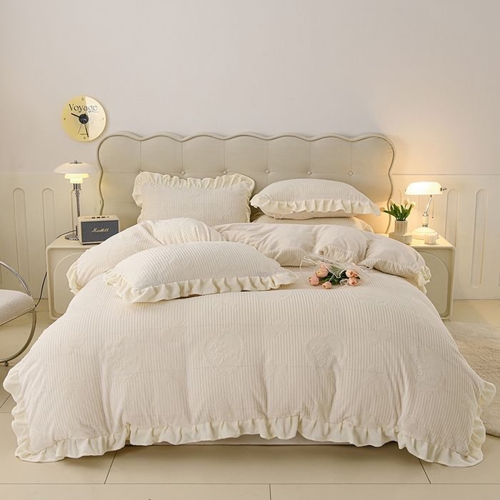 91家纺网 家纺一手货源 找家纺 （总）千嘻汇家纺 2025新款8.5斤韩版雕花牛奶绒四件套