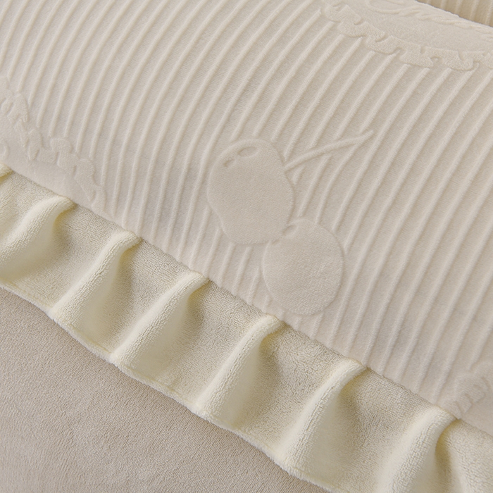 91家纺网 家纺一手货源 找家纺 千嘻汇家纺 2025新款8.5斤韩版雕花牛奶绒四件套 甜蜜蜜米色