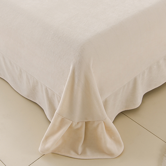 91家纺网 家纺一手货源 找家纺 千嘻汇家纺 2025新款8.5斤韩版雕花牛奶绒四件套 甜蜜蜜米色