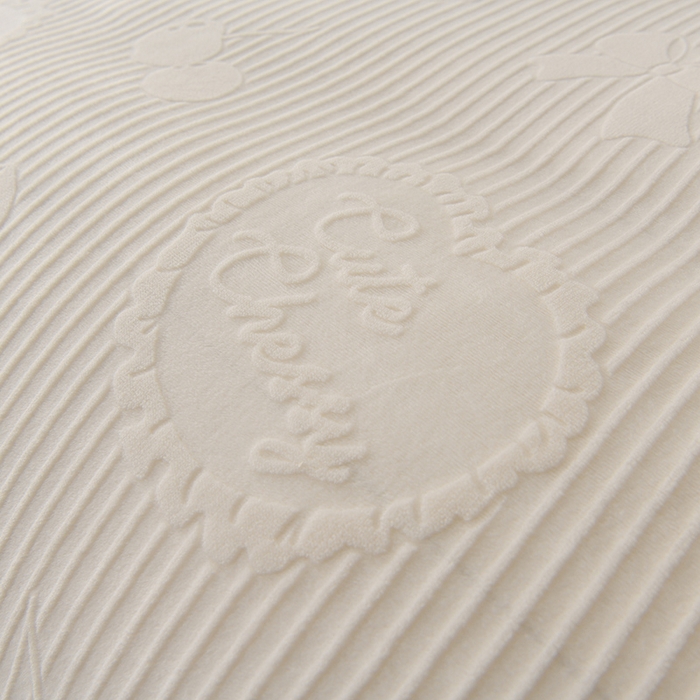 91家纺网 家纺一手货源 找家纺 千嘻汇家纺 2025新款8.5斤韩版雕花牛奶绒四件套 甜蜜蜜米色