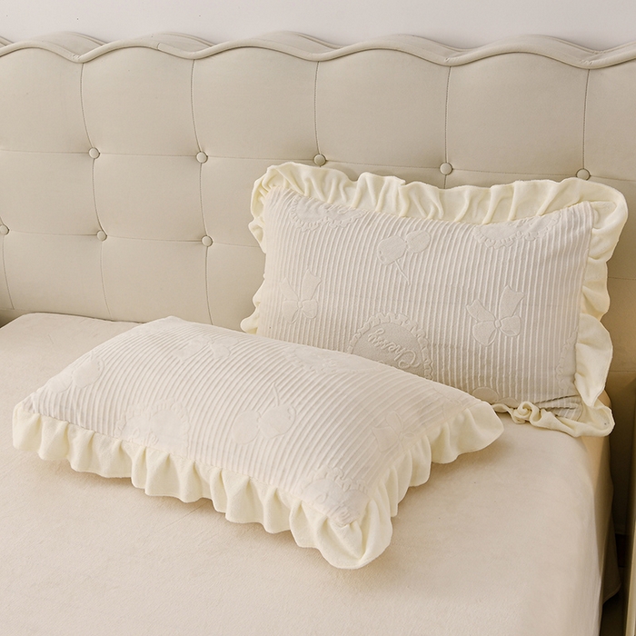 91家纺网 家纺一手货源 找家纺 千嘻汇家纺 2025新款8.5斤韩版雕花牛奶绒四件套 甜蜜蜜米色