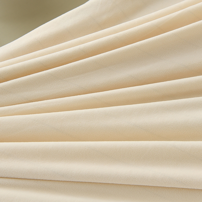 91家纺网 家纺一手货源 找家纺 千嘻汇家纺 2025新款8.5斤韩版雕花牛奶绒四件套 甜蜜蜜米色