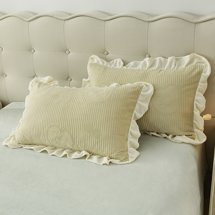 91家纺网 家纺一手货源 找家纺 千嘻汇家纺 2025新款8.5斤韩版雕花牛奶绒四件套 甜蜜蜜青色