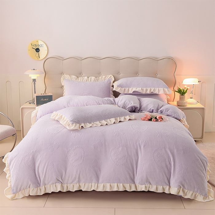 千嘻汇家纺 2025新款8.5斤韩版雕花牛奶绒四件套 甜蜜蜜紫色