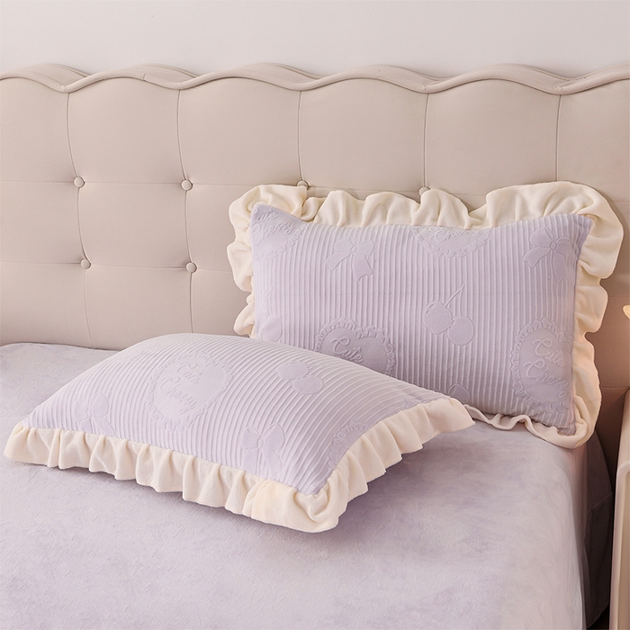 91家纺网 家纺一手货源 找家纺 千嘻汇家纺 2025新款8.5斤韩版雕花牛奶绒四件套 甜蜜蜜紫色