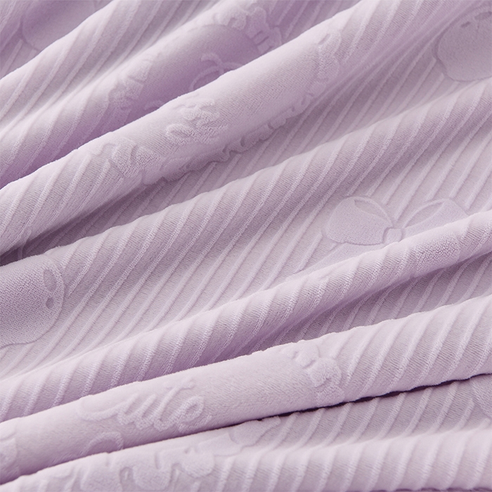 91家纺网 家纺一手货源 找家纺 千嘻汇家纺 2025新款8.5斤韩版雕花牛奶绒四件套 甜蜜蜜紫色