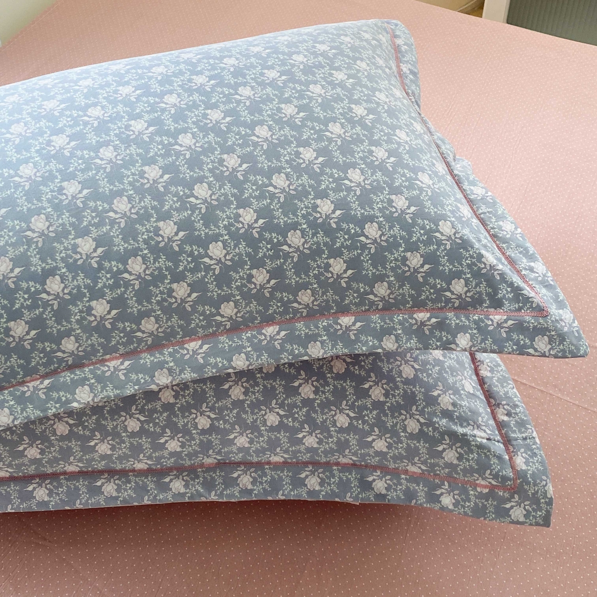 91家纺网 家纺一手货源 找家纺 纽维斯 2025新款140g高克重仿全棉40S精梳棉磨毛四件套 花田错灰