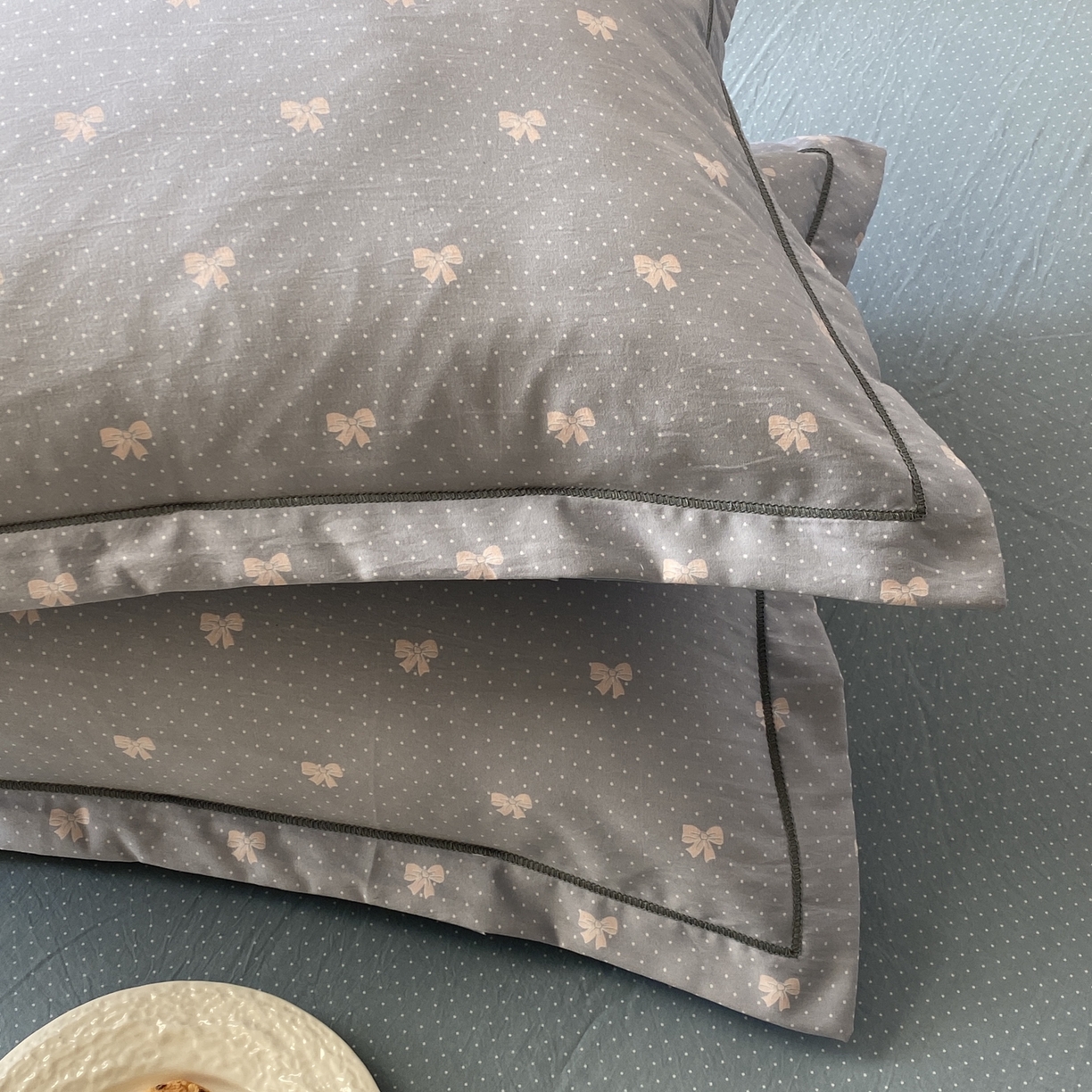 91家纺网 家纺一手货源 找家纺 纽维斯 2025新款140g高克重仿全棉40S精梳棉磨毛四件套 浪漫之旅