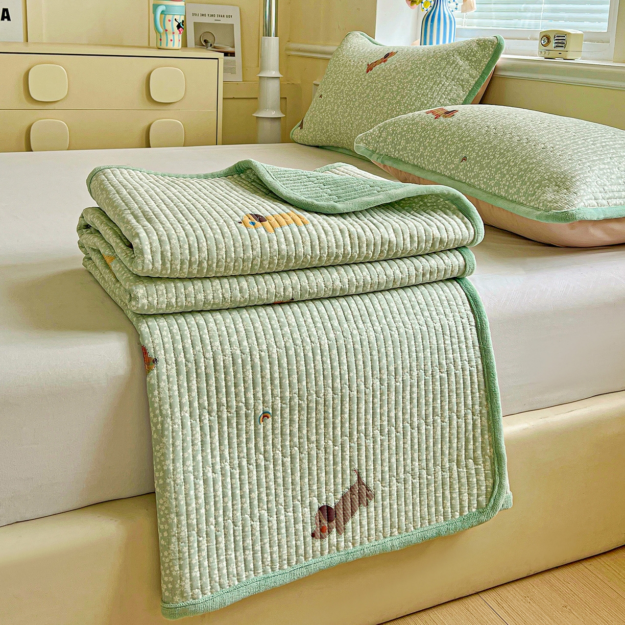 91家纺网 家纺一手货源 找家纺 恒尚居 2025新款纯棉牛奶绒学生床垫 双面两用夹棉床单床垫-秋冬款四季通用-系列一 【布丁狗】A纯棉-B牛奶绒