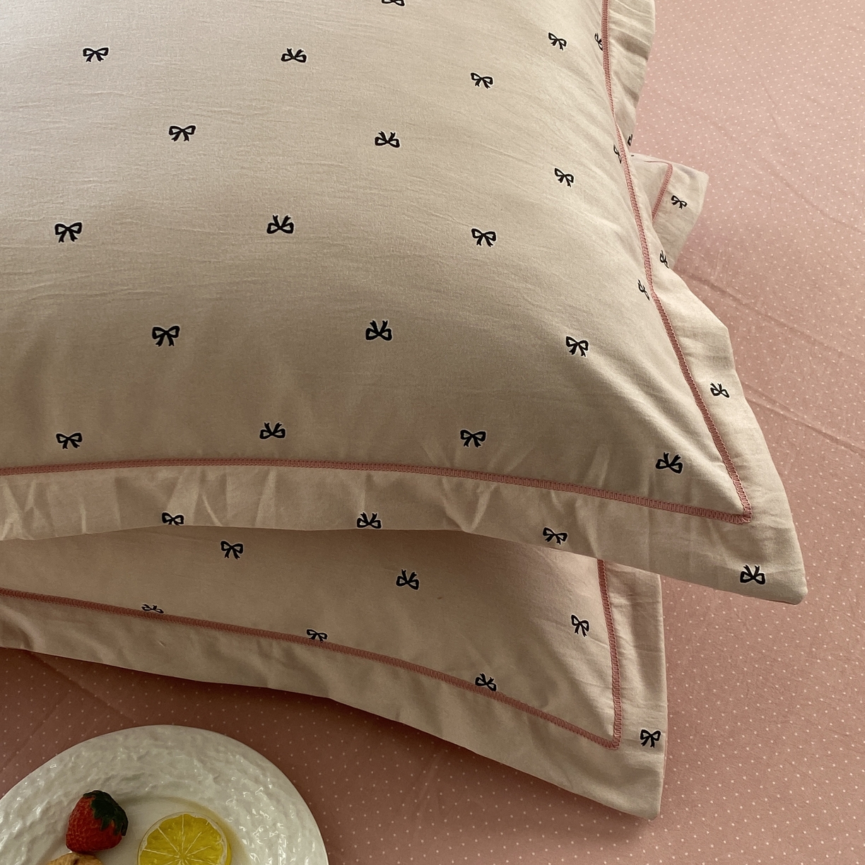 91家纺网 家纺一手货源 找家纺 纽维斯 2025新款140g高克重仿全棉40S精梳棉磨毛四件套 叶芝少女（豆沙）