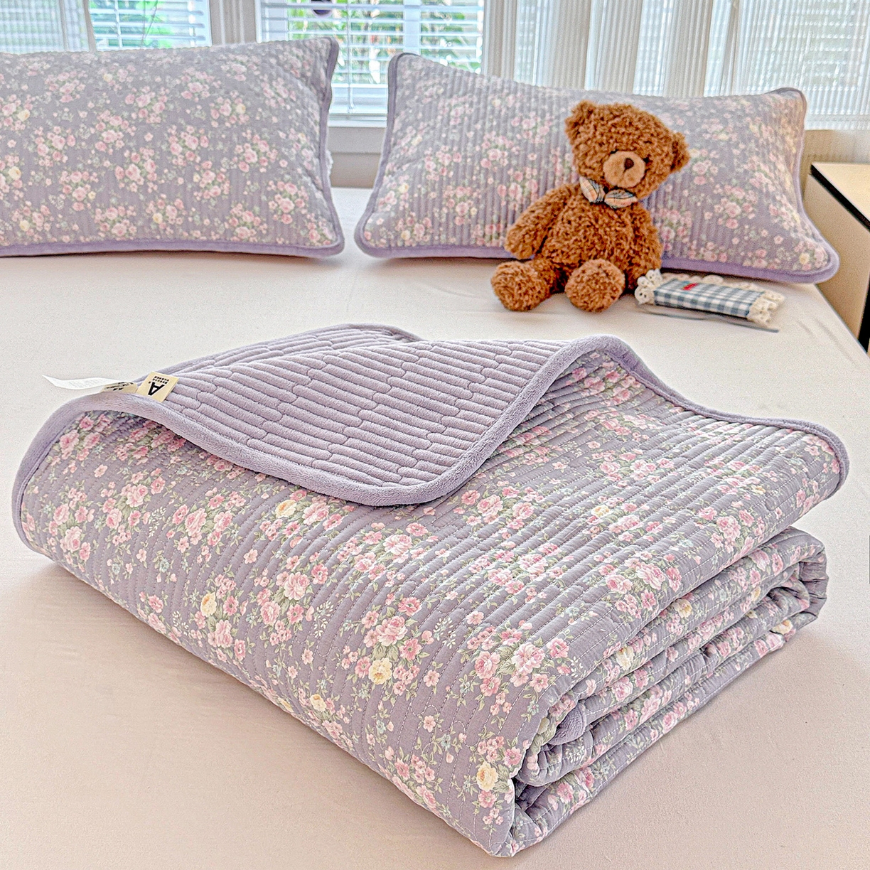 91家纺网 家纺一手货源 找家纺 恒尚居 2025新款纯棉牛奶绒学生床垫 双面两用夹棉床单床垫-秋冬款四季通用-系列一 【花田物语】A纯棉-B牛奶绒