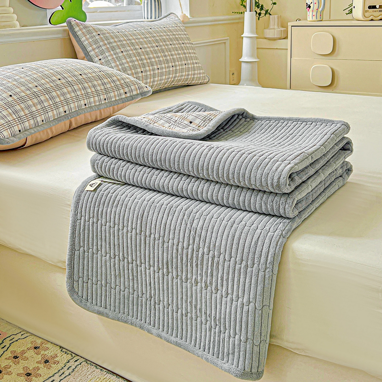 91家纺网 家纺一手货源 找家纺 恒尚居 2025新款纯棉牛奶绒学生床垫 双面两用夹棉床单床垫-秋冬款四季通用-系列一 【简格调】A纯棉-B牛奶绒