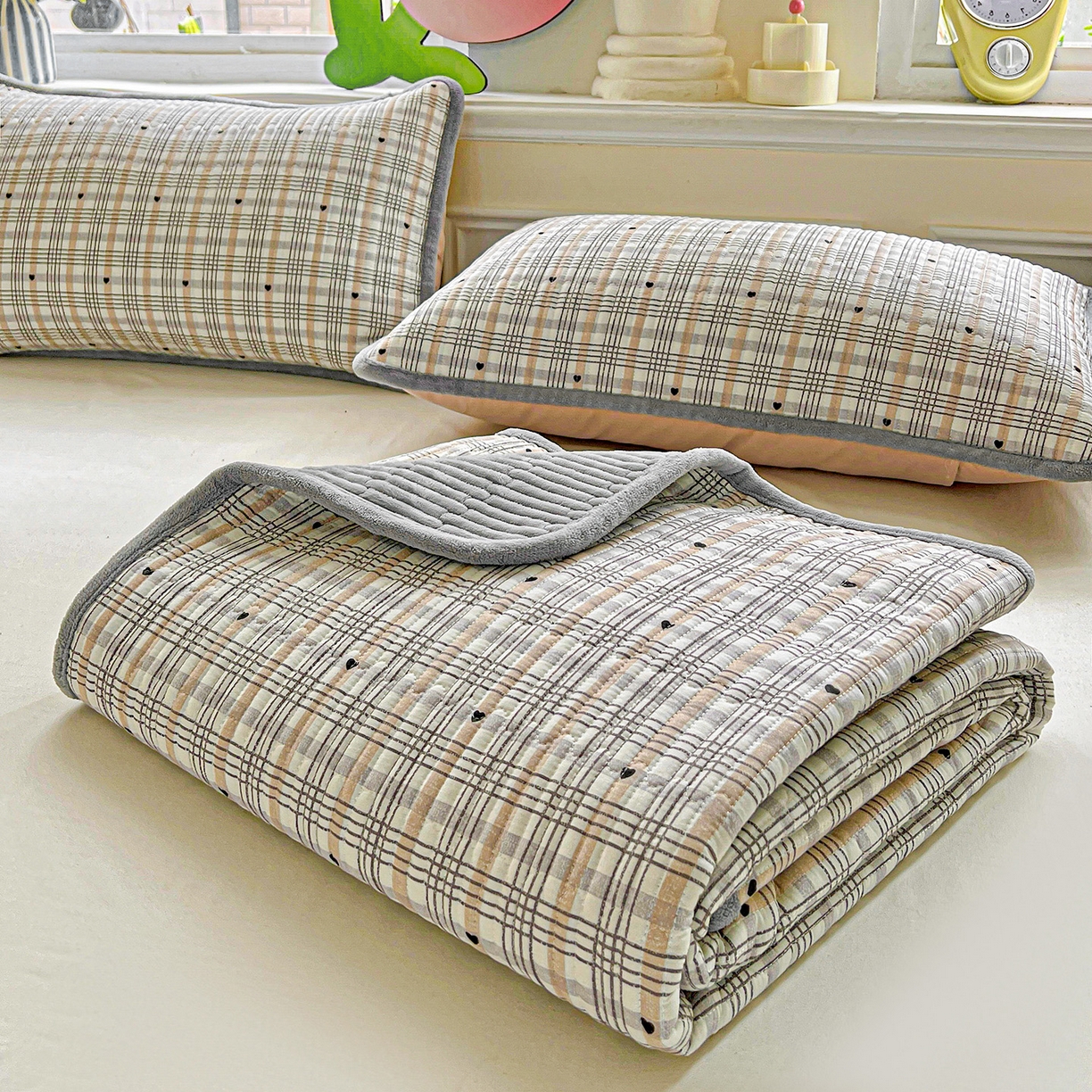 91家纺网 家纺一手货源 找家纺 恒尚居 2025新款纯棉牛奶绒学生床垫 双面两用夹棉床单床垫-秋冬款四季通用-系列一 【简格调】A纯棉-B牛奶绒