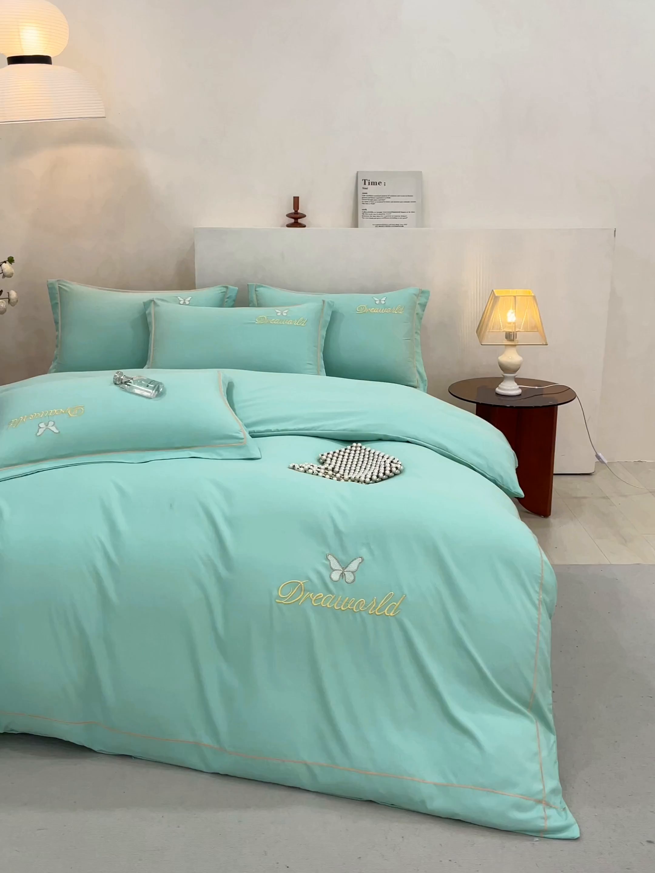 91家纺网 家纺一手货源 找家纺 纽维斯 2025新款水洗棉云朵棉刺绣宽边绣花磨毛四件套-小晴天系列 小晴天-水绿