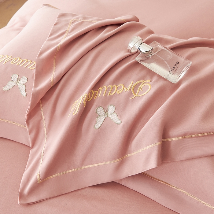 91家纺网 家纺一手货源 找家纺 纽维斯 2025新款水洗棉云朵棉刺绣宽边绣花磨毛四件套-小晴天系列 小晴天-浅豆沙