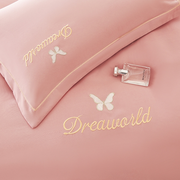 91家纺网 家纺一手货源 找家纺 纽维斯 2025新款水洗棉云朵棉刺绣宽边绣花磨毛四件套-小晴天系列 小晴天-浅豆沙