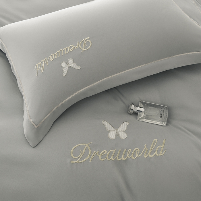 91家纺网 家纺一手货源 找家纺 纽维斯 2025新款水洗棉云朵棉刺绣宽边绣花磨毛四件套-小晴天系列 小晴天-山灰