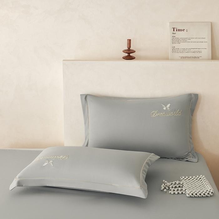 91家纺网 家纺一手货源 找家纺 纽维斯 2025新款水洗棉云朵棉刺绣宽边绣花磨毛四件套-小晴天系列 小晴天-山灰