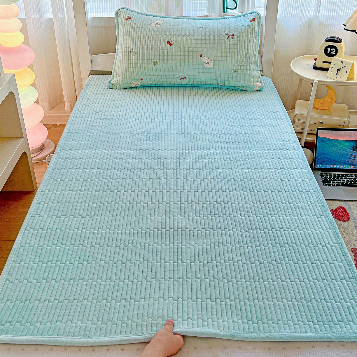 91家纺网 家纺一手货源 找家纺 恒尚居 2025新款纯棉牛奶绒学生床垫 双面两用夹棉床单床垫-秋冬款四季通用-系列一 【蓝象】A纯棉-B牛奶绒