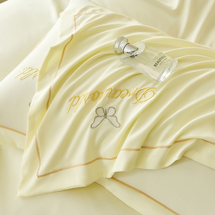 91家纺网 家纺一手货源 找家纺 纽维斯 2025新款水洗棉云朵棉刺绣宽边绣花磨毛四件套-小晴天系列 小晴天-芝士黄