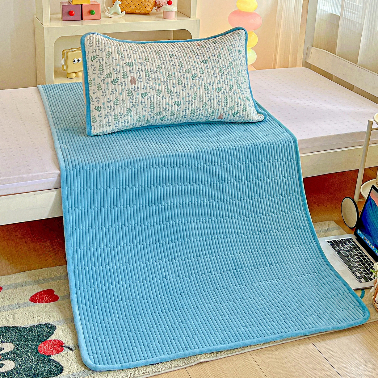 91家纺网 家纺一手货源 找家纺 恒尚居 2025新款纯棉牛奶绒学生床垫 双面两用夹棉床单床垫-秋冬款四季通用-系列一 【绿野仙踪】A纯棉-B牛奶绒