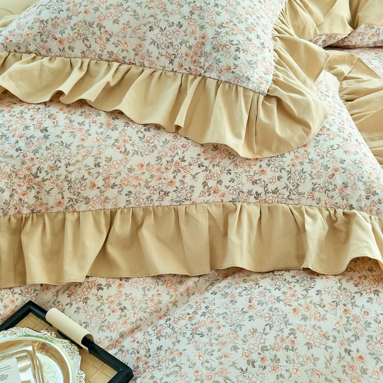 91家纺网 家纺一手货源 找家纺 未来家居 2025秋冬新款全棉法式花边款磨毛四件套 浪漫人生-米