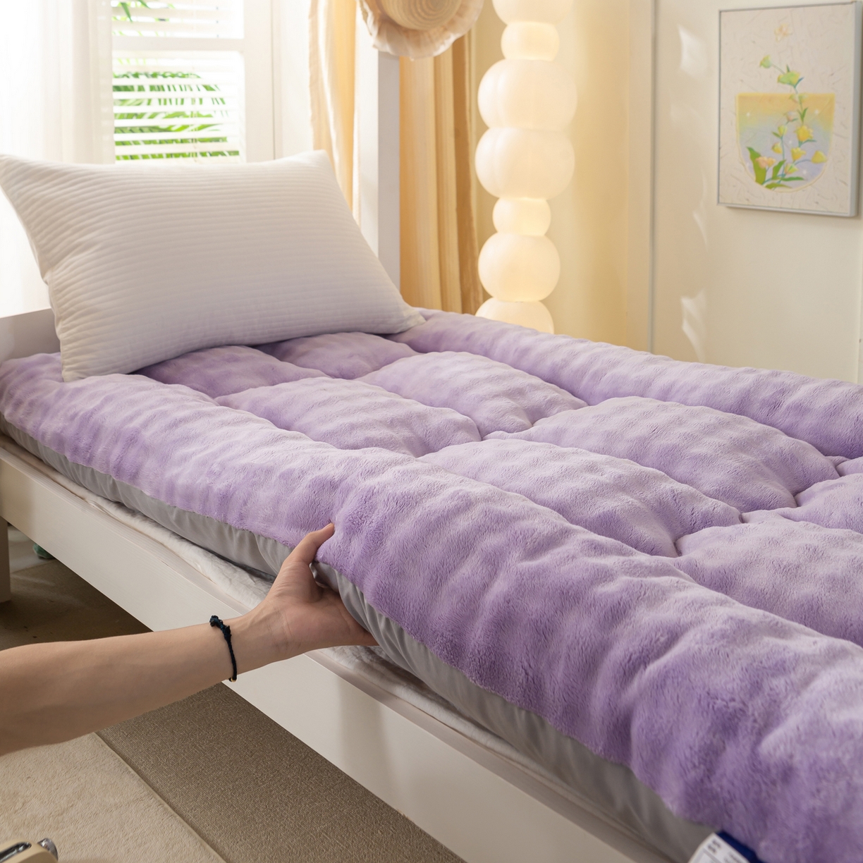 91家纺网 家纺一手货源 找家纺 缦纱 2025新款高克重牛奶兔毛绒学生床垫 紫罗兰