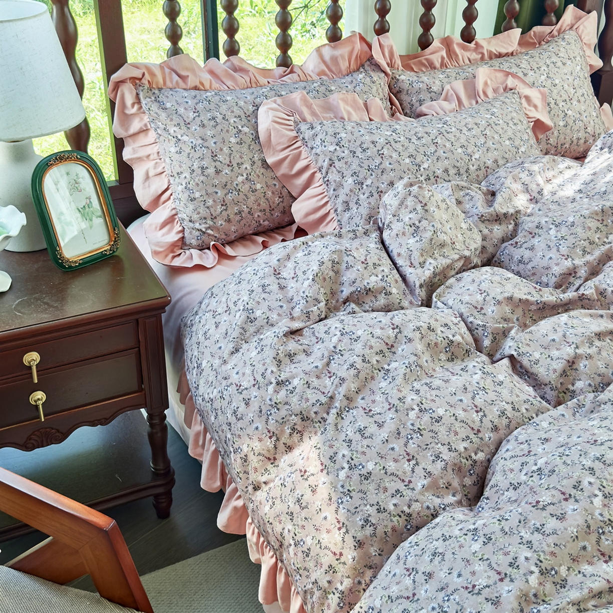 91家纺网 家纺一手货源 找家纺 未来家居 2025秋冬新款全棉法式花边款磨毛四件套 茵然-豆沙