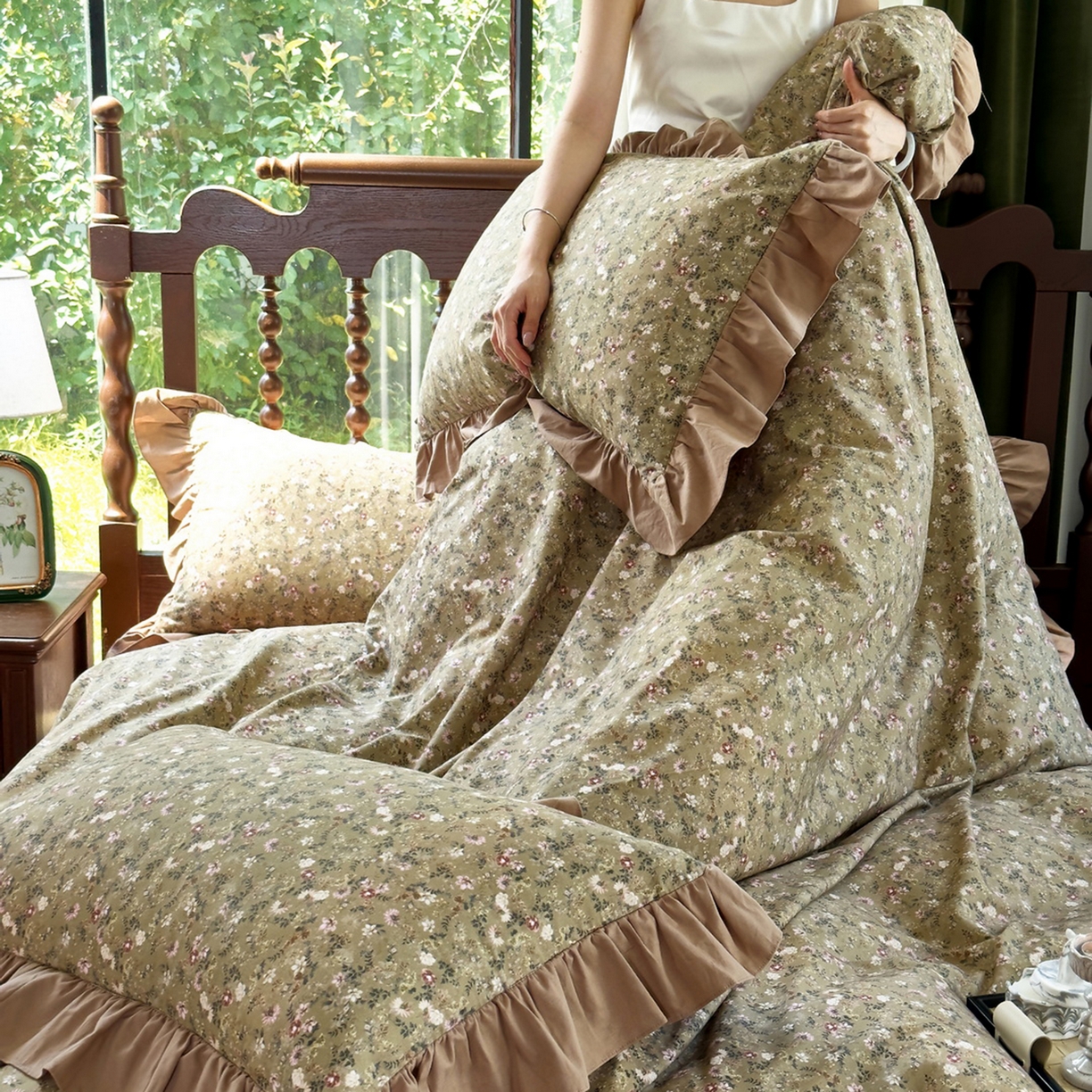 91家纺网 家纺一手货源 找家纺 未来家居 2025秋冬新款全棉法式花边款磨毛四件套 茵然-咖