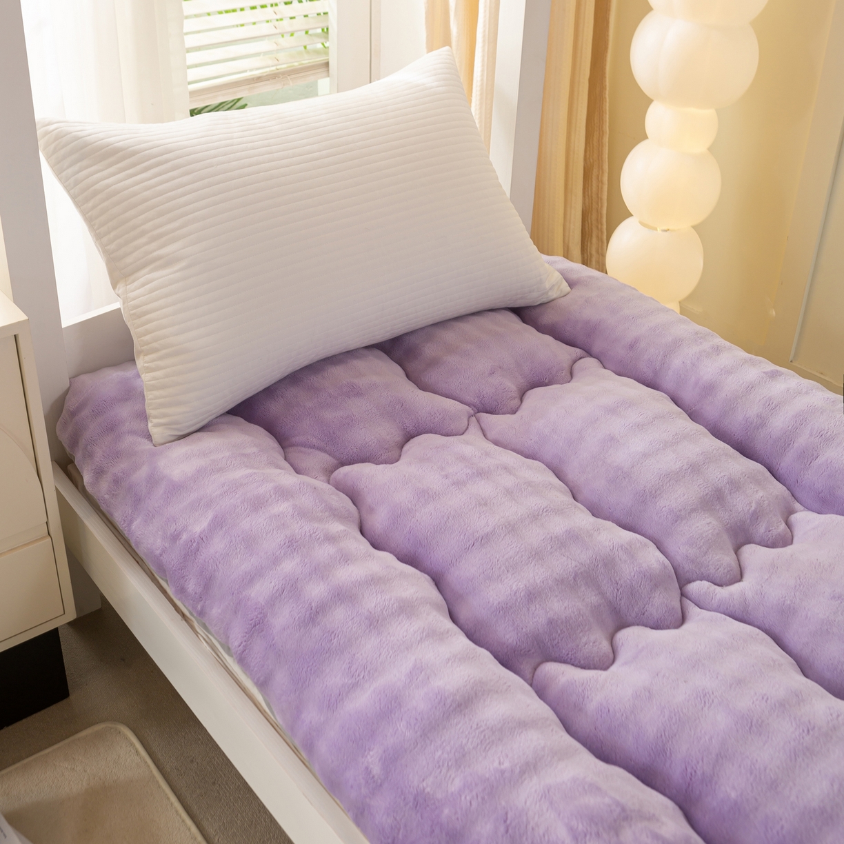 91家纺网 家纺一手货源 找家纺 缦纱 2025新款高克重牛奶兔毛绒学生床垫 紫罗兰