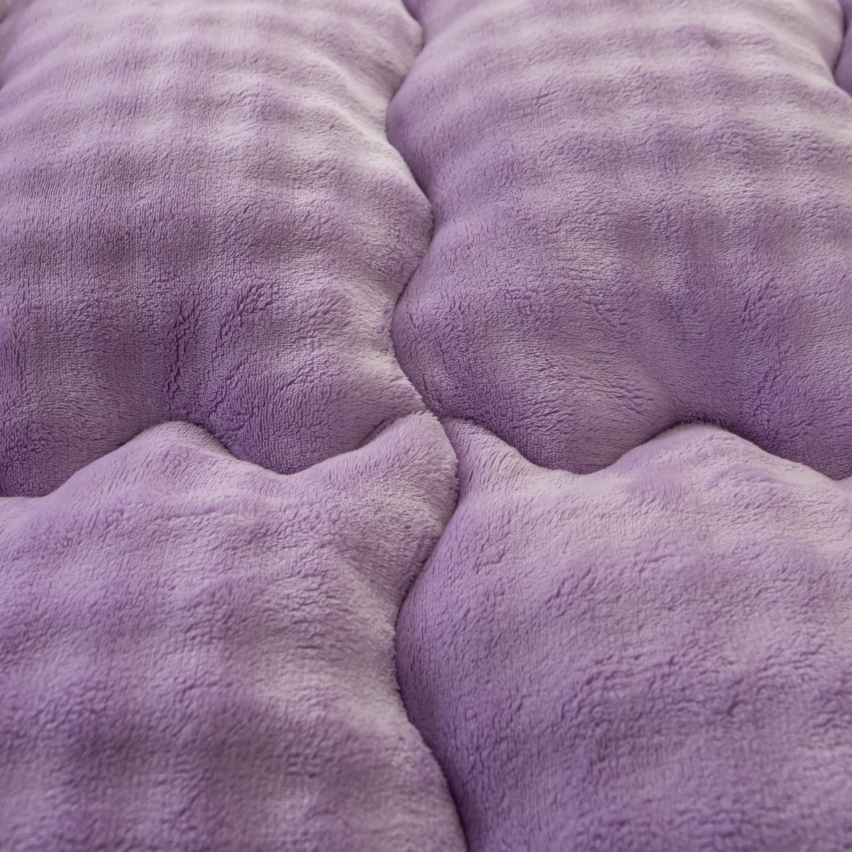 91家纺网 家纺一手货源 找家纺 缦纱 2025新款高克重牛奶兔毛绒学生床垫 紫罗兰