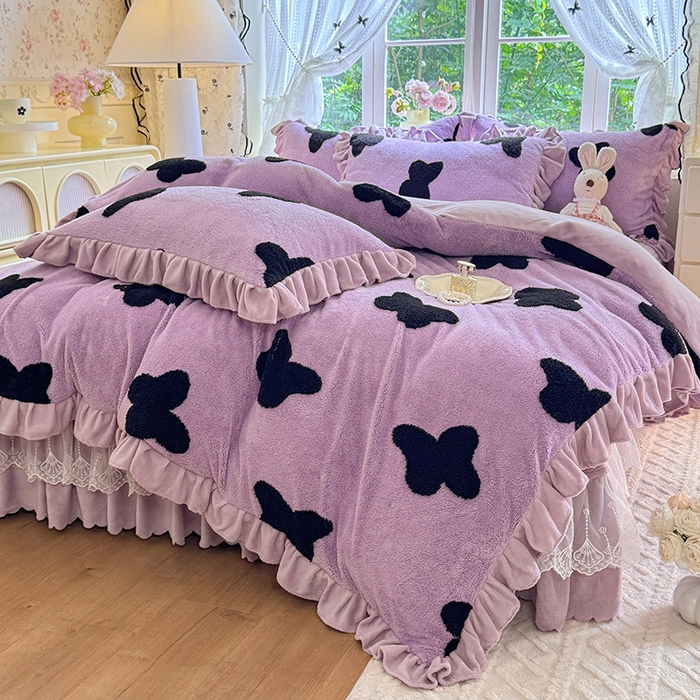 91家纺网 家纺一手货源 找家纺 唐人居 2025新款高克重阳离子牛奶绒花边夹棉床盖四件套 蝶恋花- 浅紫