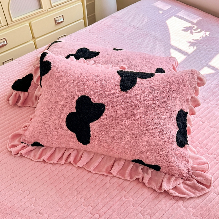 91家纺网 家纺一手货源 找家纺 唐人居 2025新款高克重阳离子牛奶绒花边夹棉床盖四件套 蝶恋花-豆沙