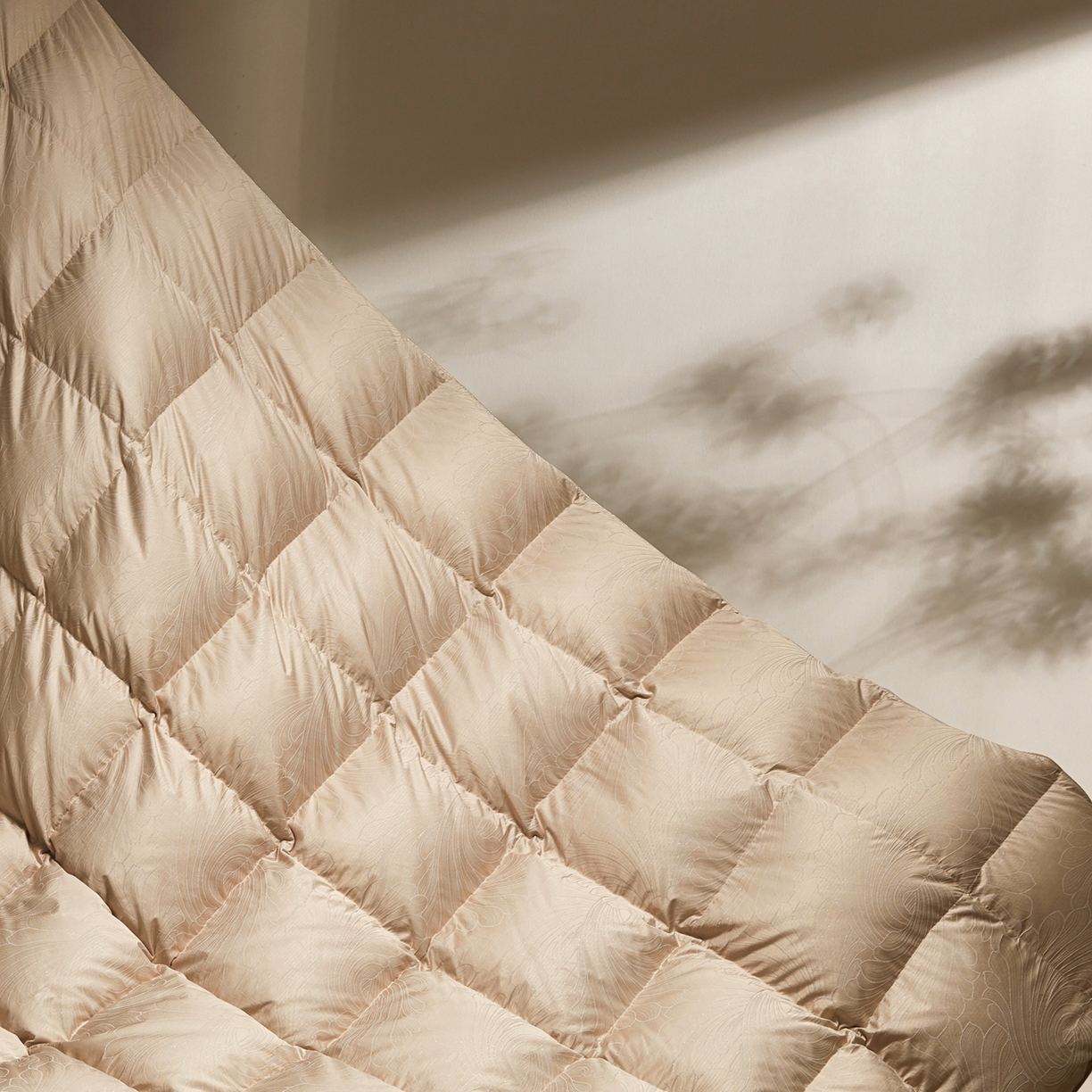 91家纺网 家纺一手货源 找家纺 织梦人羽绒工厂店 2025新款高蓬松羽绒被95鹅绒大牌同款花型-高精密提花系列 高精密提花-蒙娜丽莎金