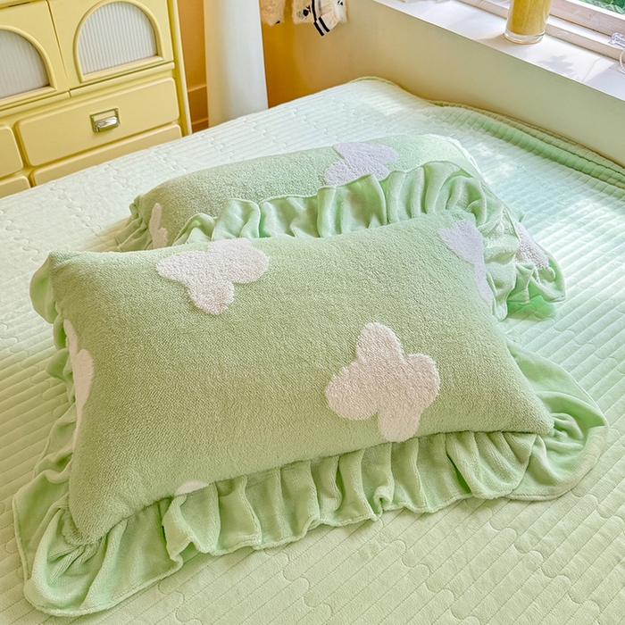 91家纺网 家纺一手货源 找家纺 唐人居 2025新款高克重阳离子牛奶绒花边夹棉床盖四件套 蝶恋花-果绿