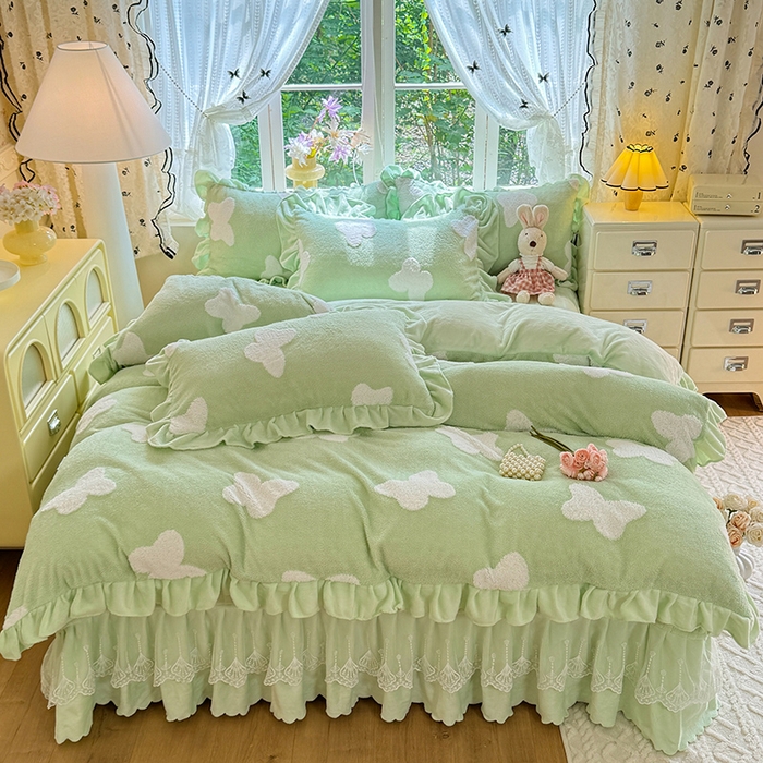 91家纺网 家纺一手货源 找家纺 唐人居 2025新款高克重阳离子牛奶绒花边夹棉床盖四件套 蝶恋花-果绿