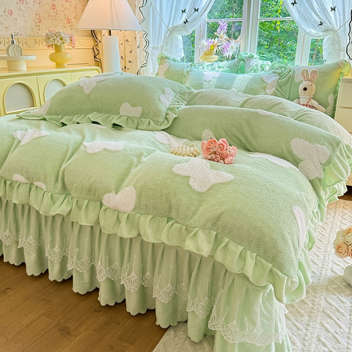 91家纺网 家纺一手货源 找家纺 唐人居 2025新款高克重阳离子牛奶绒花边夹棉床盖四件套 蝶恋花-果绿