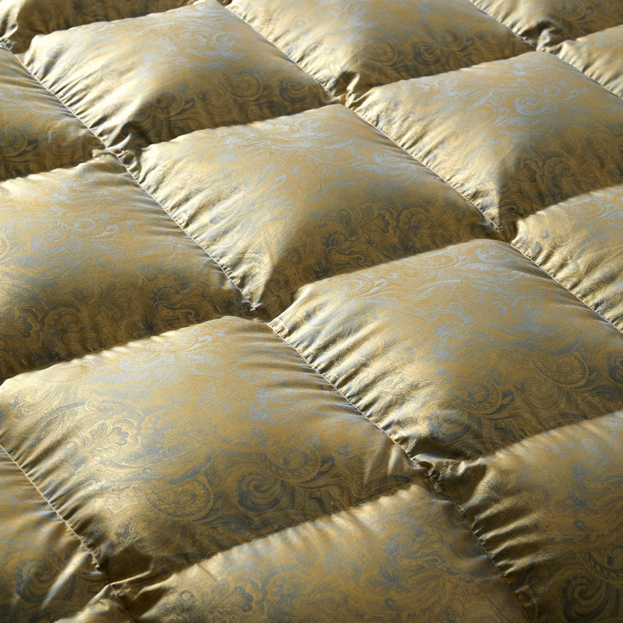 91家纺网 家纺一手货源 找家纺 织梦人羽绒工厂店 2025新款高蓬松羽绒被95鹅绒大牌同款花型-高精密提花系列 高精密提花-水云古铜