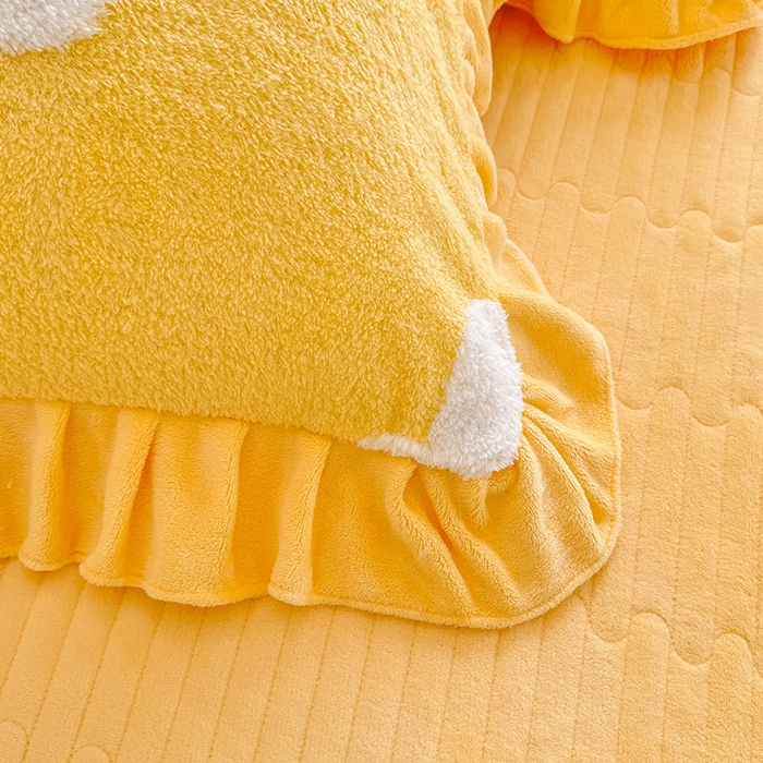 91家纺网 家纺一手货源 找家纺 唐人居 2025新款高克重阳离子牛奶绒花边夹棉床盖四件套 蝶恋花-奶黄