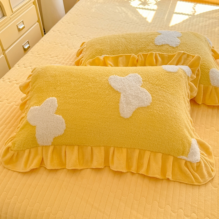 91家纺网 家纺一手货源 找家纺 唐人居 2025新款高克重阳离子牛奶绒花边夹棉床盖四件套 蝶恋花-奶黄