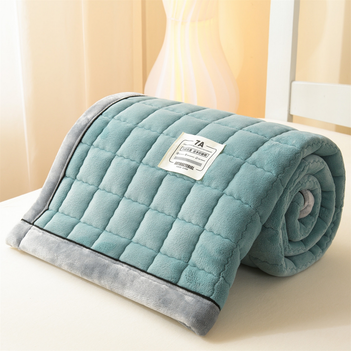 91家纺网 家纺一手货源 找家纺 欧邦 2025新款240克臻棉绒和煦春风系列床垫学生床 和煦春风-松针墨