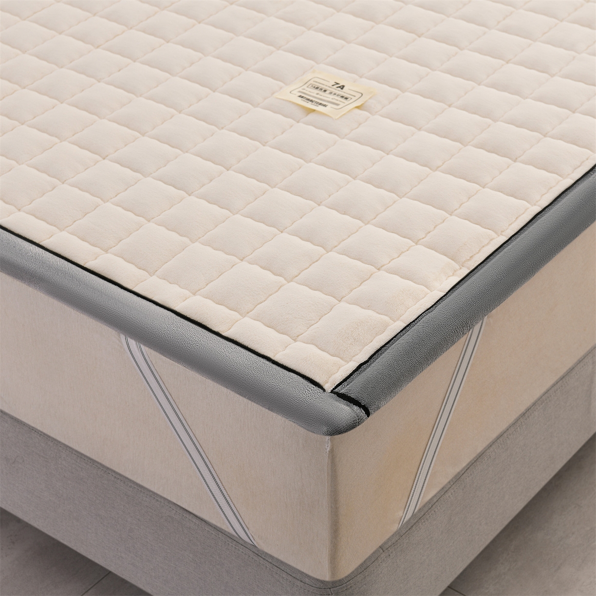 91家纺网 家纺一手货源 找家纺 欧邦 2025新款加厚臻棉绒半消光牛奶绒床垫床褥学生榻榻米薄垫子 和煦春风-杏仁米