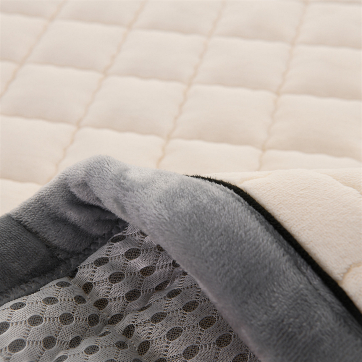 91家纺网 家纺一手货源 找家纺 欧邦 2025新款加厚臻棉绒半消光牛奶绒床垫床褥学生榻榻米薄垫子 和煦春风-杏仁米