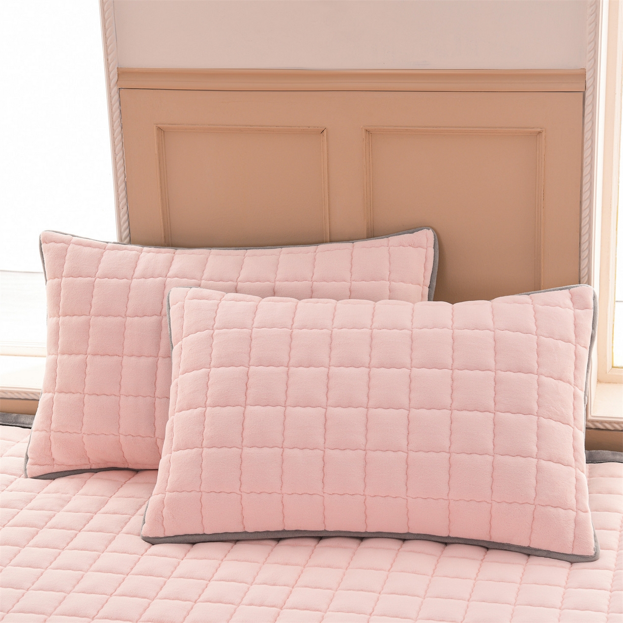 91家纺网 家纺一手货源 找家纺 欧邦 2025新款加厚臻棉绒半消光牛奶绒床垫床褥学生榻榻米薄垫子 和煦春风-雾桃