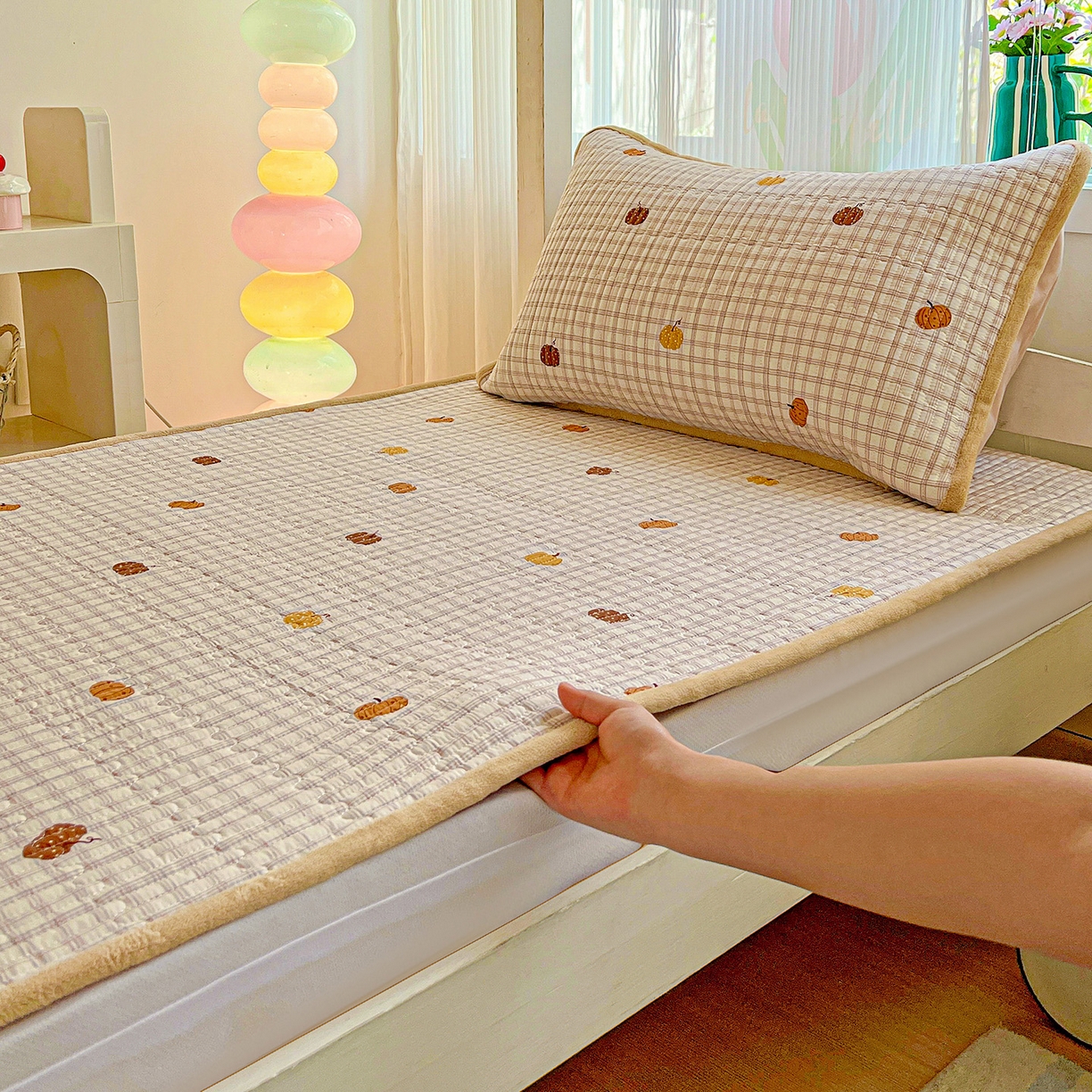 91家纺网 家纺一手货源 找家纺 （总）恒尚居 2025新款纯棉牛奶绒学生床垫 双面两用夹棉床单床垫-秋冬款 四季通用-系列二