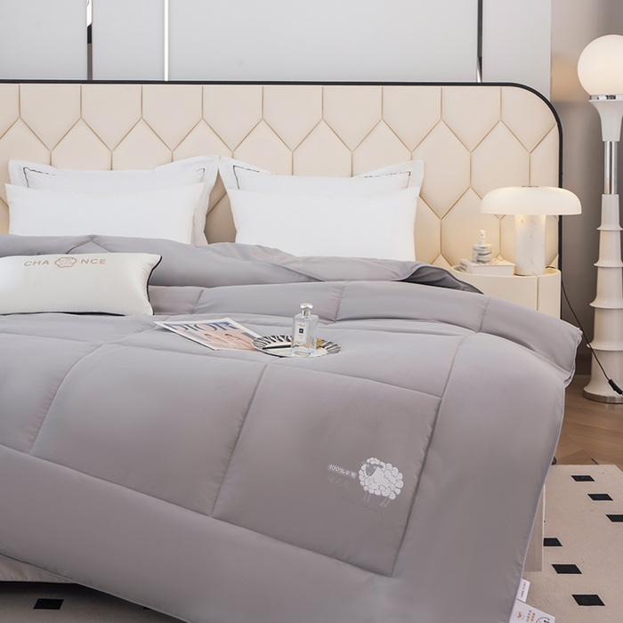 91家纺网 家纺一手货源 找家纺 乐沐家纺 2025新款亲肤舒适A类亲肤棉羊毛被被子被芯 100%澳洲羊毛被 轻银灰