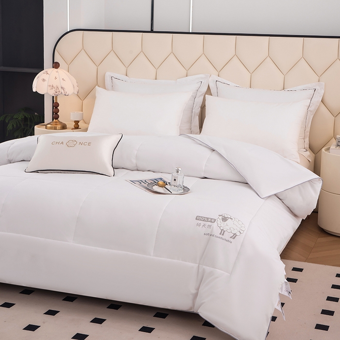 91家纺网 家纺一手货源 找家纺 乐沐家纺 2025新款亲肤舒适A类亲肤棉羊毛被被子被芯 100%澳洲羊毛被 奶昔白