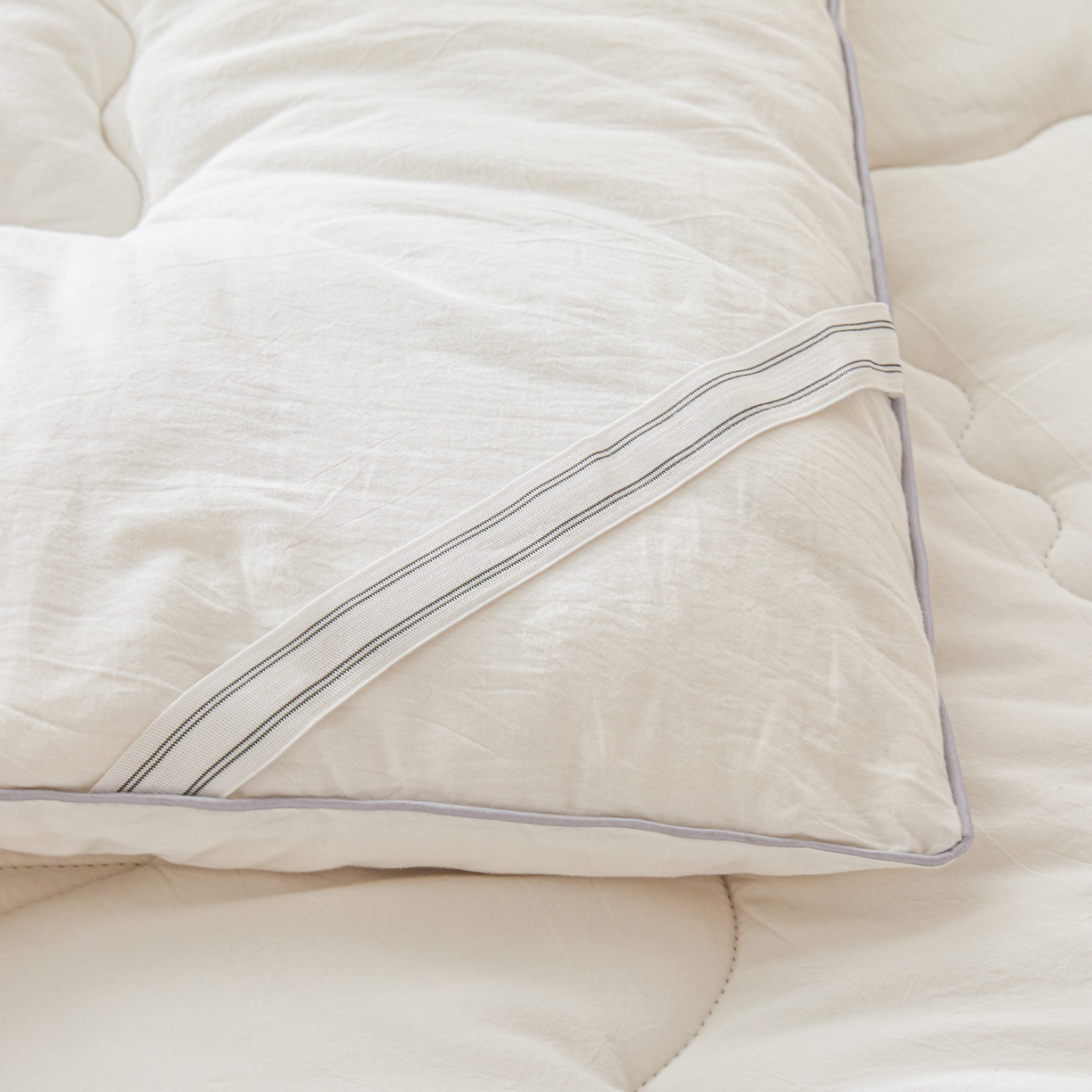 91家纺网 家纺一手货源 找家纺 悠米悠家 2025新款亲肤加厚棉花夹棉床褥 白色