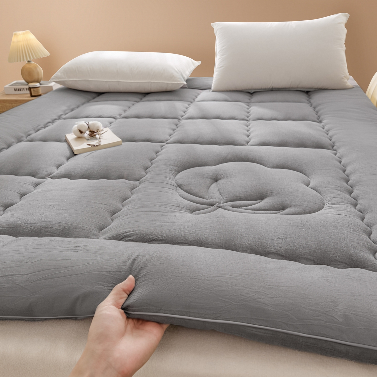 91家纺网 家纺一手货源 找家纺 悠米悠家 2025新款亲肤加厚棉花夹棉床褥 灰色