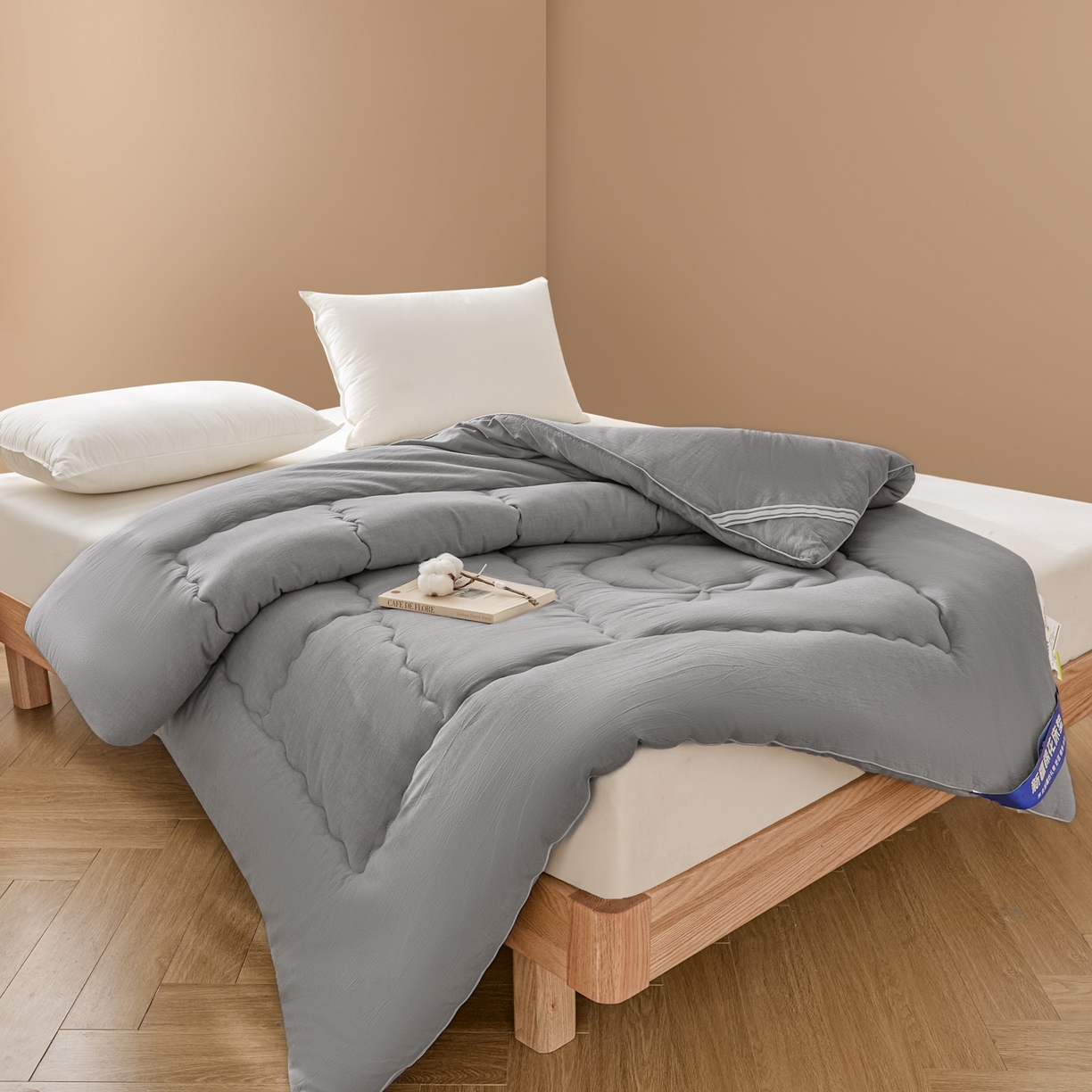 91家纺网 家纺一手货源 找家纺 悠米悠家 2025新款亲肤加厚棉花夹棉床褥 灰色